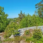 2 Bedroom Cozy In Semesterbostad Brekkesto